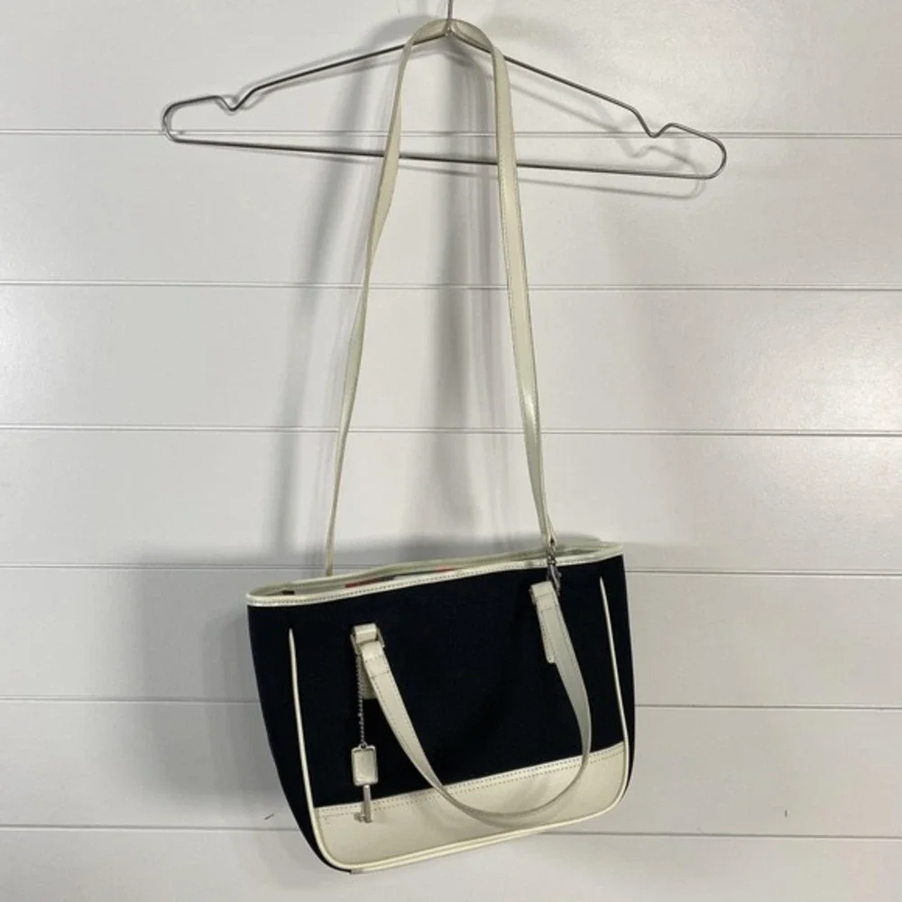 Fossil brand light